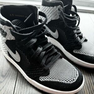 Nike Jordans Fly Knit Youth 4 (Women’s 6)